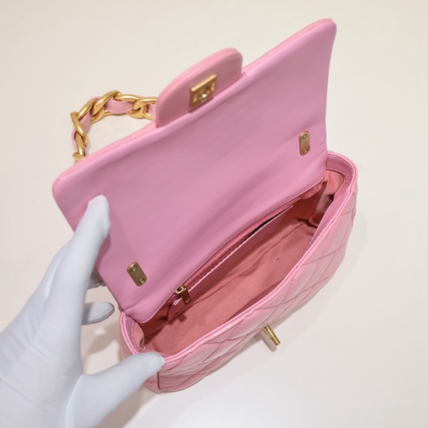 シャネルバッグ着用イメージ